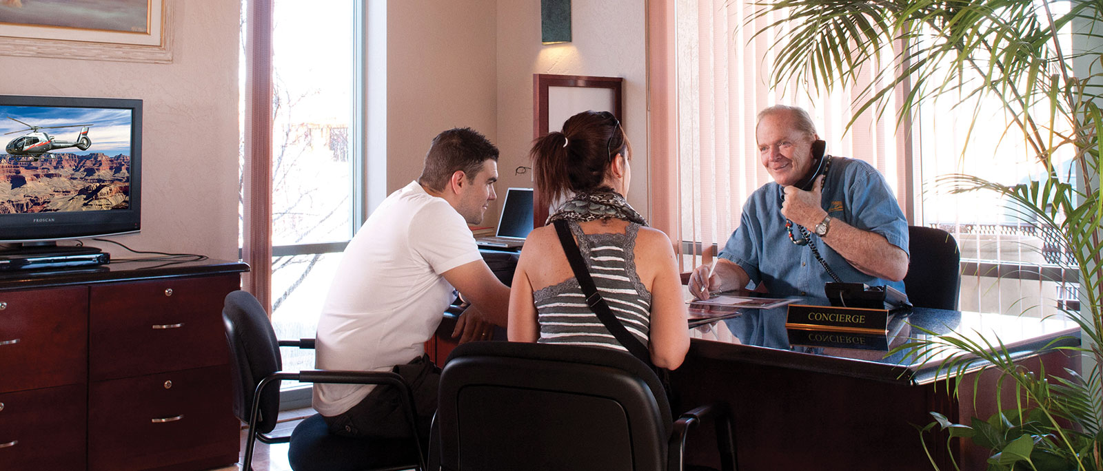 Concierge - Grand Canyon Plaza Hotel